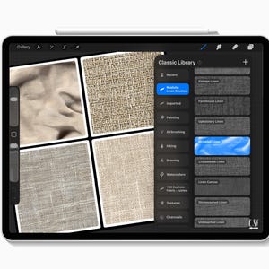 以下が含まれることがあります： ソフトウェアインターフェースとClassic Libraryメニューが表示されたデジタルタブレット画面。メニューには、Vintage、Farmhouse、Upholstery、Wrinkled、Crossweave、Canvas、Stonewashed、Unbleachedなどのリネンブラシオプションがリストされています。