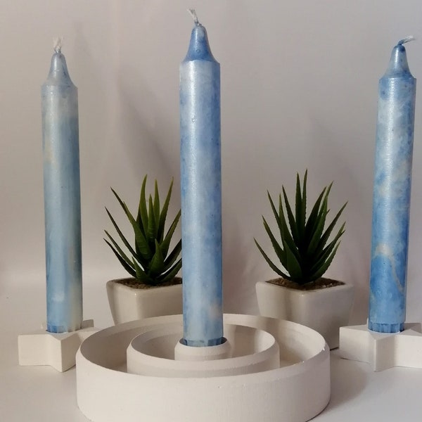 Marmorierte Stabkerze in blau und silber Luxuskerze besondere Tischdeko Weihnachten Hochzeit handgefärbt