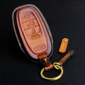 Leather Key Case for A4 A5 A6 A7 A8, All Handmade Patina Leather Key Fob Cover – A Series, Q Series, E-tron & E-tron GT Keychain Accessories