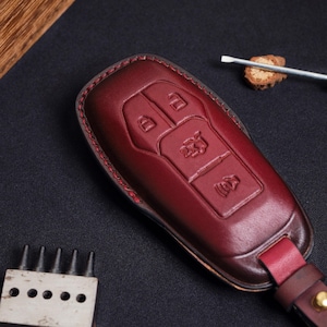 Personalized Key Fob Cover For Mustang, Leather Key Case Fits Ford Mustang Dark Horse, GT, RTR, Premium, Rally, Birthday Gift for Her