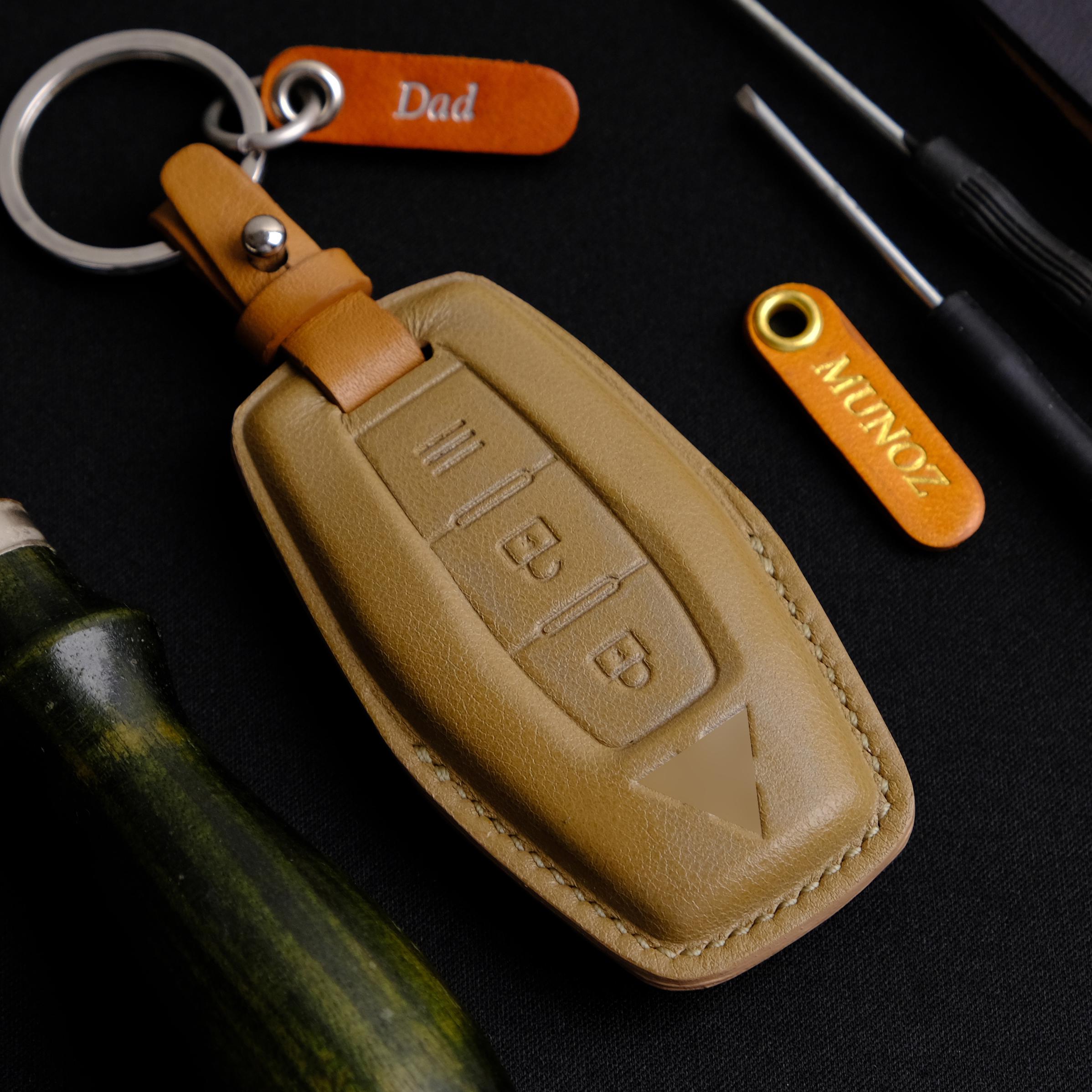 Ontto Leather Keyring Case With Keychian Compatible With Mitsubishi Outlander PHEV 2018-2020, Stylish Remote Control Key Holder For Eclipse Cross 2022 2023, Black - View #5