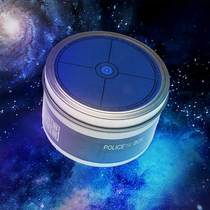 TARDIS Candle | Doctor Who Themed | Soy Wax Candle | Cedar | Oakmoss