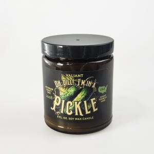 Dill Pickle-ljus | Handhällt sojavax i bärnstensfärgad burk | Åh, dill! Jag är i en pickle | Saltlake | Vinäger | Gurka