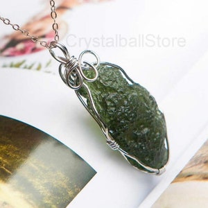 100% Natural Moldavite/ genuine Moldavite tektite big Piece Raw Moldavite Pendant Moldavite From Czech Republic