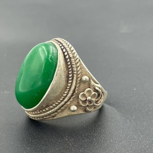 Anillo de plata chino antiguo: piedra de jade verde