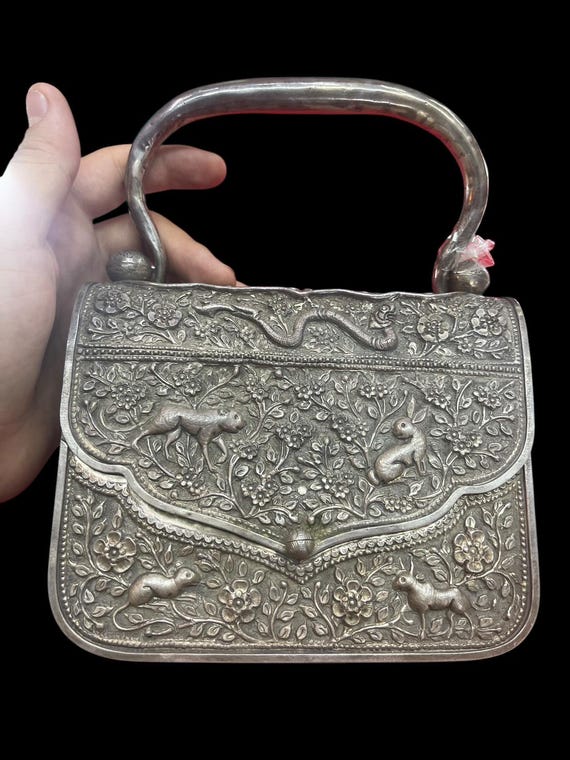 Antike tibetische Silber Geldbörse: Handgefertigte Blumenkunst