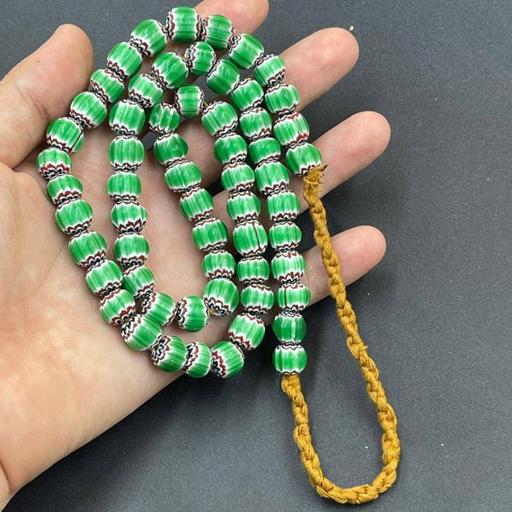 Grüne Halskette aus alten Glasperlen, afrikanische Handelsperlen