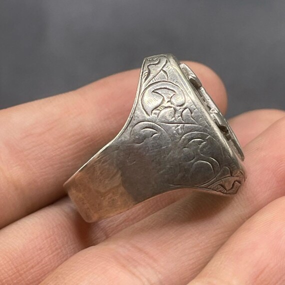 Ancient Roman Solid Silver Ring With Airplane Car… - image 2