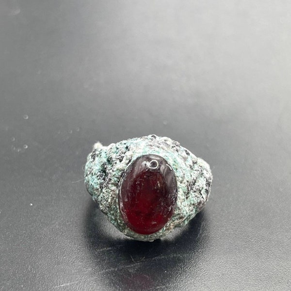 Very Unique Ancient Roman Bronze ring with Glass insert