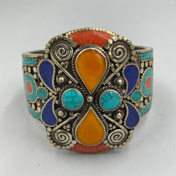 Beautiful vintage Middle East Bronze with stones Bangle Bracelet