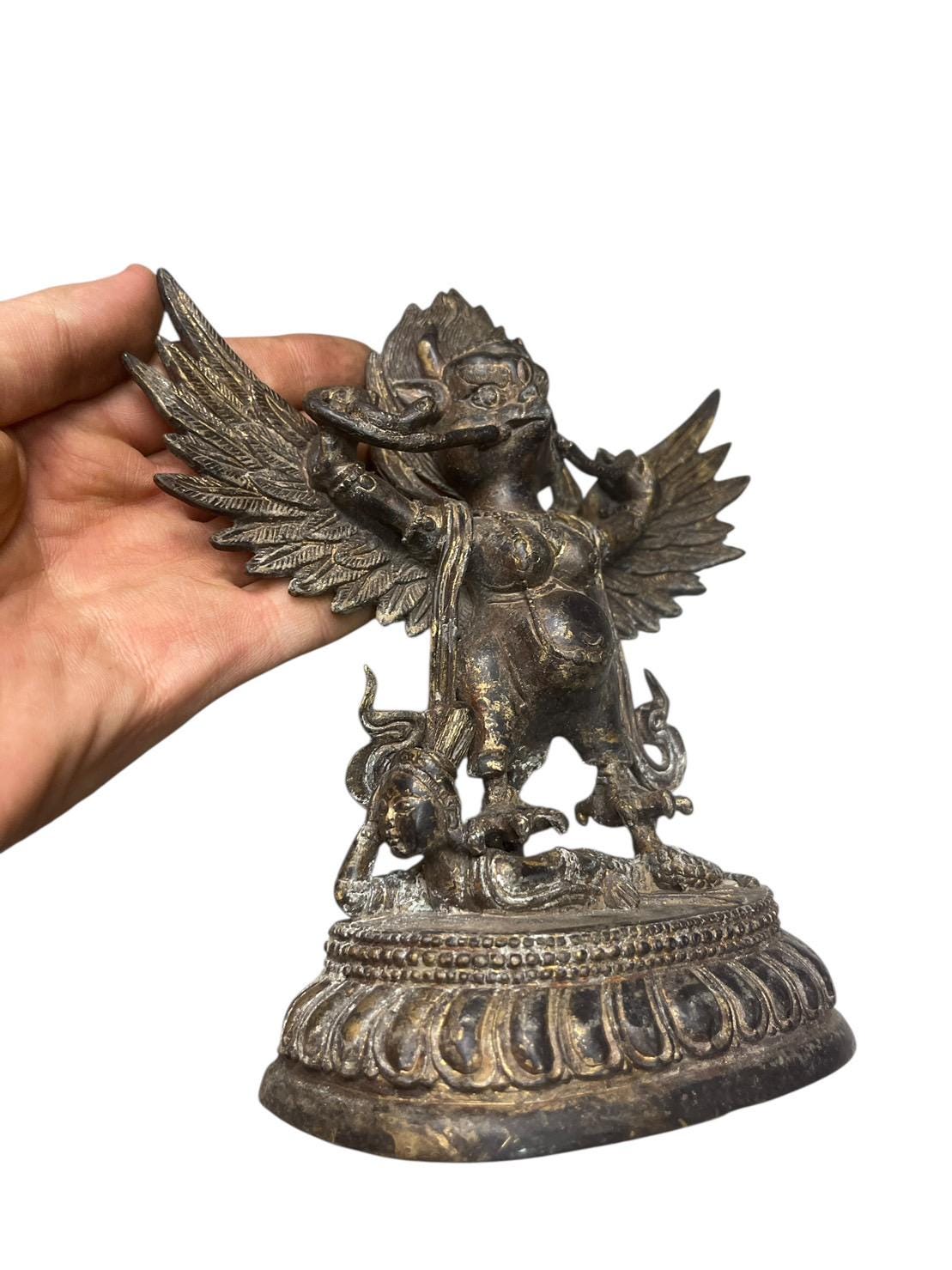 非常に珍しい古代南アジアチベットの青銅製神話上の生き物の彫像