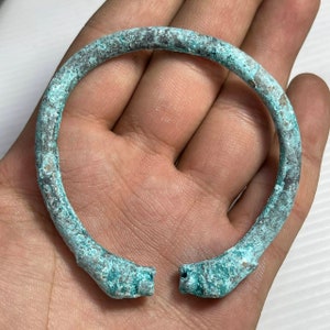 Unique ancient Roman bronze 2 Animals lion heads wonderful bangle bracelet