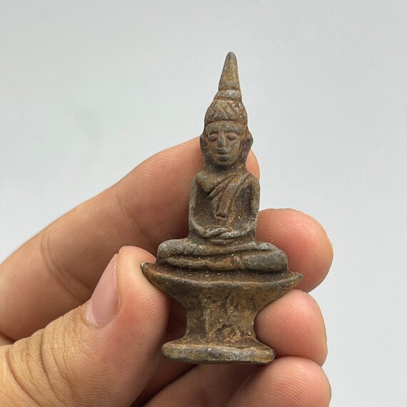 Ancient near Eastern bronze small Buddha figure
