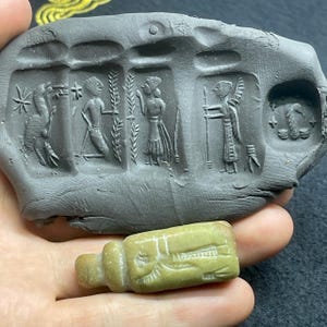 Antique Near Eastern Jasper Intaglio Stone Seal Stamp Pendant With Impressions