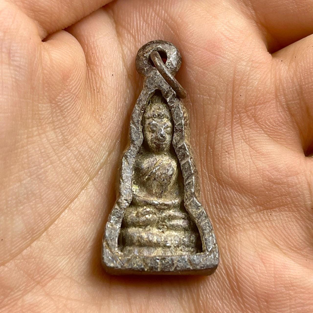 ユニークな希少な古代美術ブロンズ製仏陀サティバ像、お守りの