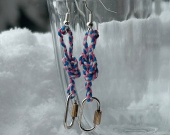 Boucles d'oreilles roses et bleues mousquetons d'escalade | Noeud en forme de 8 suspendu | Cadeaux d'escalade faits main