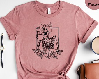 skeleton drinking coffee moletom com capuz