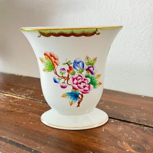 Vintage Herend Queen Victoria Hand Painted Porcelain Floral Vase 24kt Gold Accent