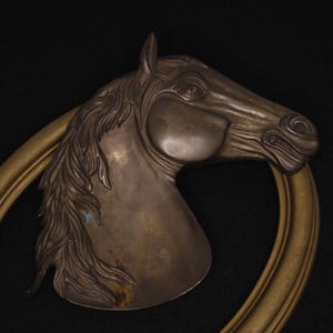 Posacenere vintage in ottone con testa di cavallo Grande vassoio decorativo a forma di cavallo Decorazione da cowboy western