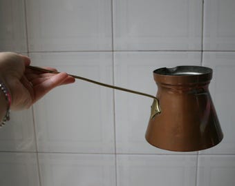 750 ml Vintage french naval copper warming pot ladle with brass handle, Medics of the french navy mark, Saucer and measurer