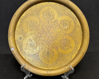 Vintage brass floral serving tray Round brass flower wall plate Large brass wall hanging decor