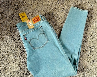 Levi’s Strauss and Company 711 Skinny Jeans