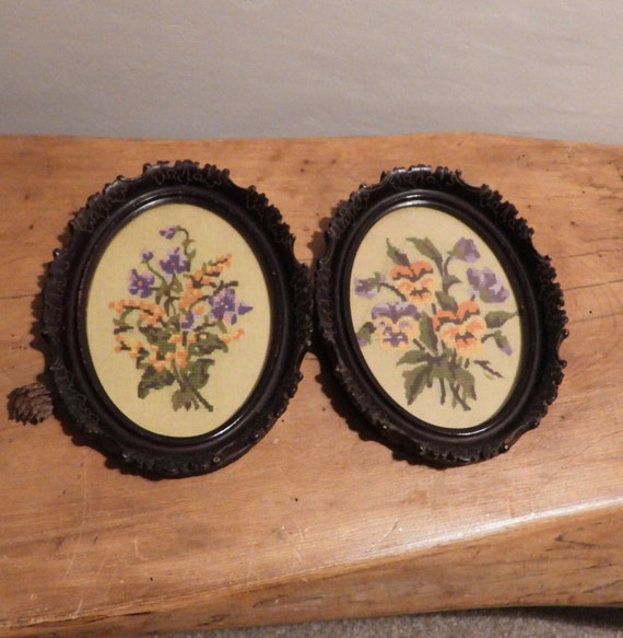Broderie Vintage De Fleurs – Canevas Ancien – Cadre Ovale En Bois – Fabriqué En France