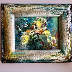Pintura a óleo original abstrata, arte floral texturizada, moldura de pele de crocodilo de arte moderna, decoração de parede exclusiva, presente único para ela