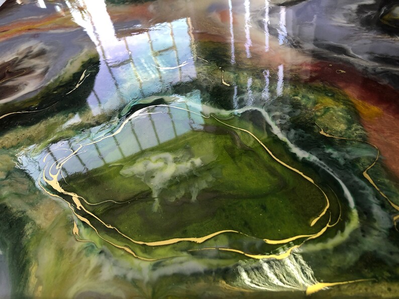 What is the Best Olive Epoxy Resin Table Top 5 Green Emerald Geode Epoxy Table