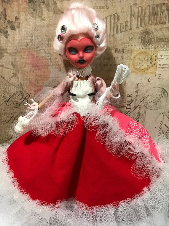 EVER AFTER HIGH LIZZIE HEARTS DOLL COMPARISONS REVIEW 