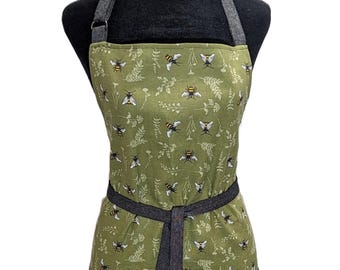 Green Bee Apron: Women's Cotton Canvas Apron with Pockets