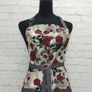 Apron / Pocket Apron / Skulls / Roses / Women&#39;s Apron / Housewarming Gift / Unique Gift / Stylist Apron / Salon Apron / Mother&#39;s Day Gift