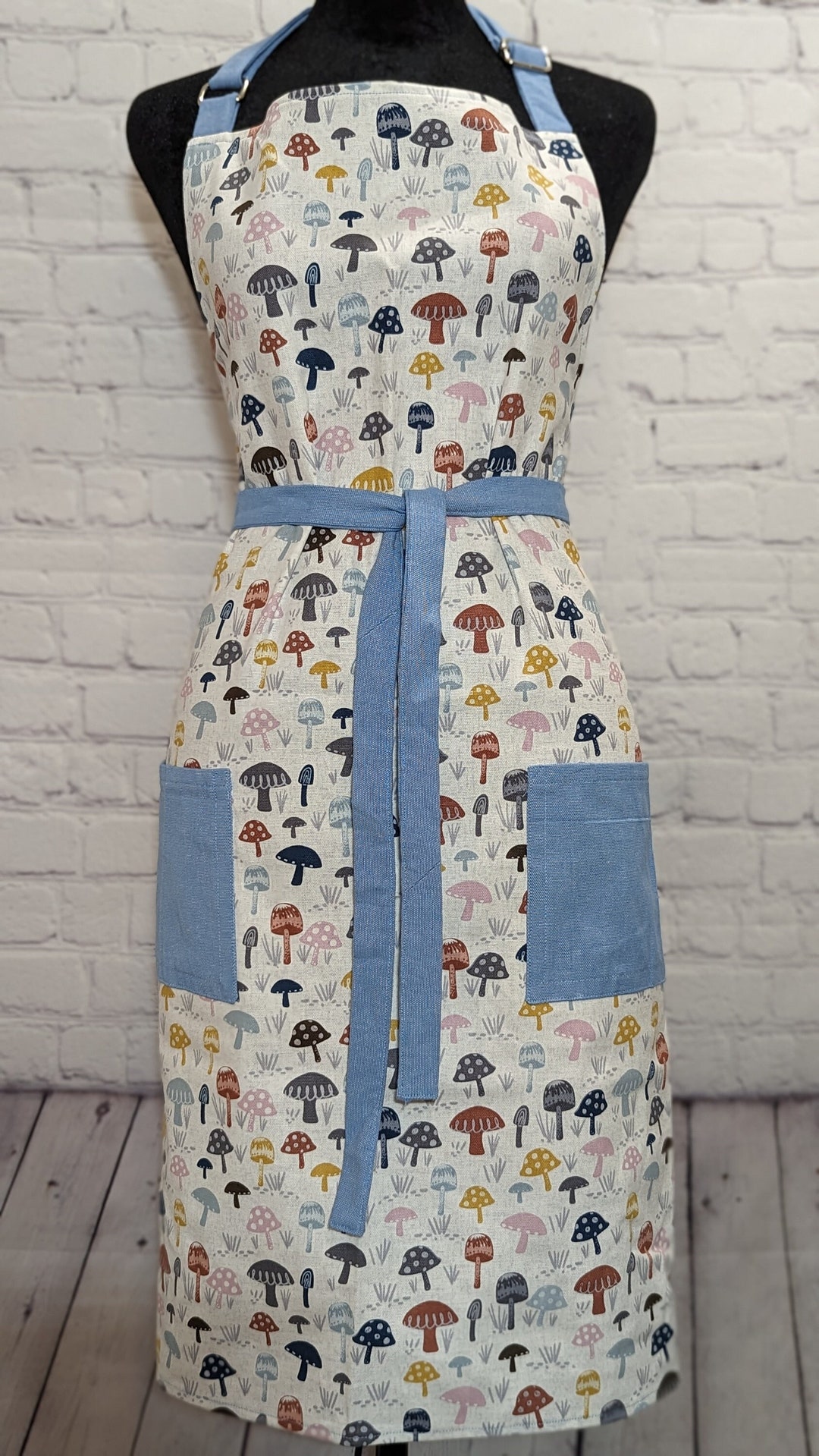 Apron / Women's Apron / Mushroom Apron / Mushrooms / Canvas Apron