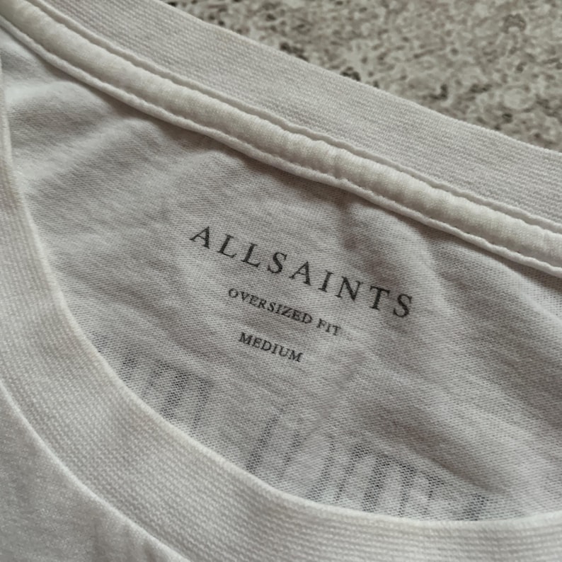 Allsaints Brackets – Kurzarm-T-Shirt mit Rundhalsausschnitt und Oversize-Passform Bild 3
