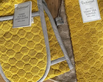 Honeycomb Design Set of 2 Terry Tea Towels and Double Oven Glove in Honey and Fawn Colours