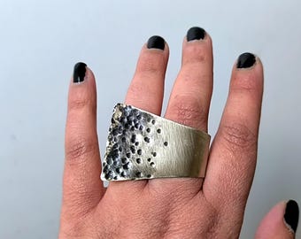 Handmade hammered silver ring, Wide silver ring, Statement ring, Chunky ring, Modern wide ring, Adjustable silver ring, Geometric ring