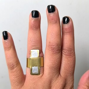 Handgefertigter Messingring, Breiter Messingring, Kreuzring, Statement Ring, Moderner breiter Ring, Verstellbarer Messingring, Geometrischer Messingring