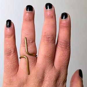 Handmade wave brass ring, Adjustable ring, Chunky brass ring, Minimalist brass ring, birthday gift, Midi ring