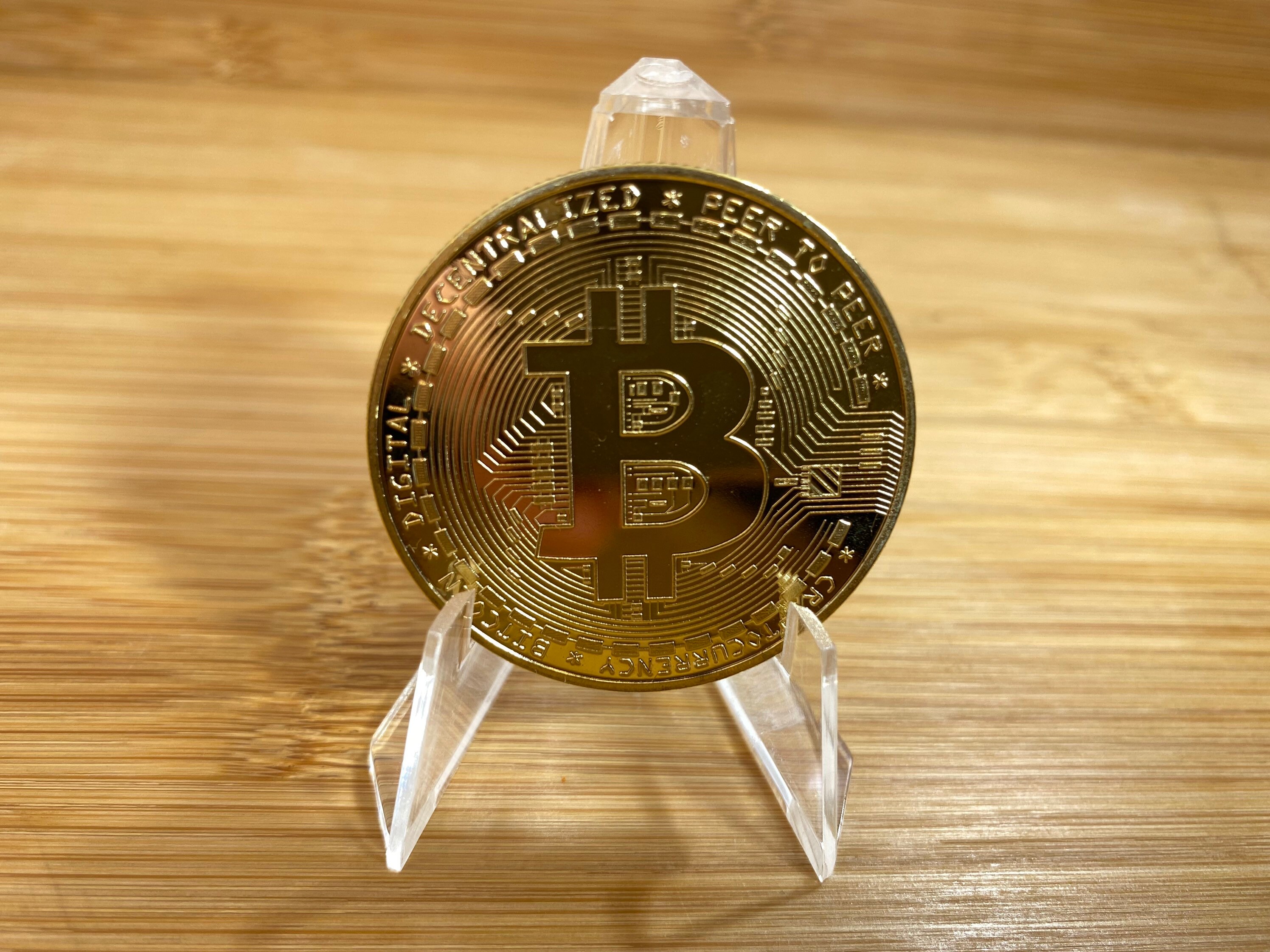 Bitcoin Gold Stock 2-Pack Bitcoin Commemorative Coins - Gold Plated BTC  Collector Coins 1.6 Inches Cryptocurrency Coins