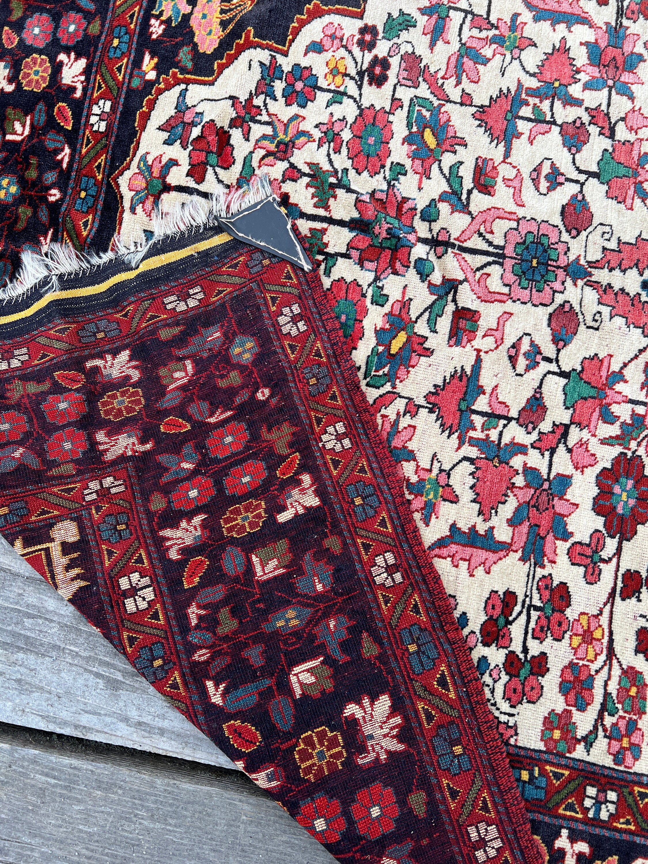 Antique, Circa 1930 Hand-knotted Farahan Rug, 4’×6’ (rare Find With ...