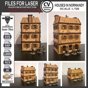 Può includere: Un modello in legno tagliato al laser di un edificio a tre piani con l'etichetta CAFE DE NORMANDIE, dotato di tetto in tegole, finestre con persiane e dettagli in mattoni. Il set include figurine di soldati in scala 1/56.