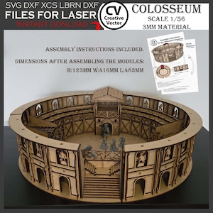 Puede incluir: Un modelo de madera cortado con láser del Coliseo a escala 1/56 para material de 3mm. La estructura presenta muros arqueados, una arena central y escaleras. El texto incluye SVG DXF XCS LBRN, COLOSSEUM, SCALE 1/56, 3MM MATERIAL y H:123MM W:416MM L:483MM.