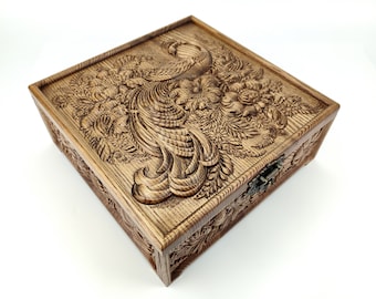 Wooden box with carvings in ethnic Ukrainian style "Petrikivska Zhivopis"