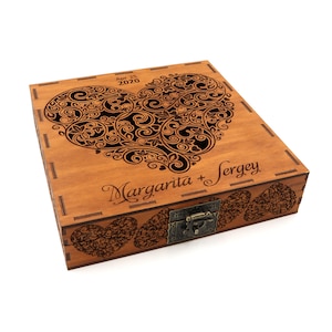 9,5х9,5&quot; Large Wooden Memory Box with personalization. For those who love. Wooden gift, wooden box, wooden box with custom design