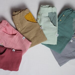 Chinos muselina largos pantalón primavera verano bolsillos pantalón unisex niños Semana Santa matrícula escolar bautizo niño niña botones imagen 1