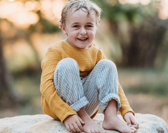 Linen trousers - chinos - fabric trousers - cotton - summer - spring - children - baby - summer trousers - bloomers - trouser pockets - stripes - Capri