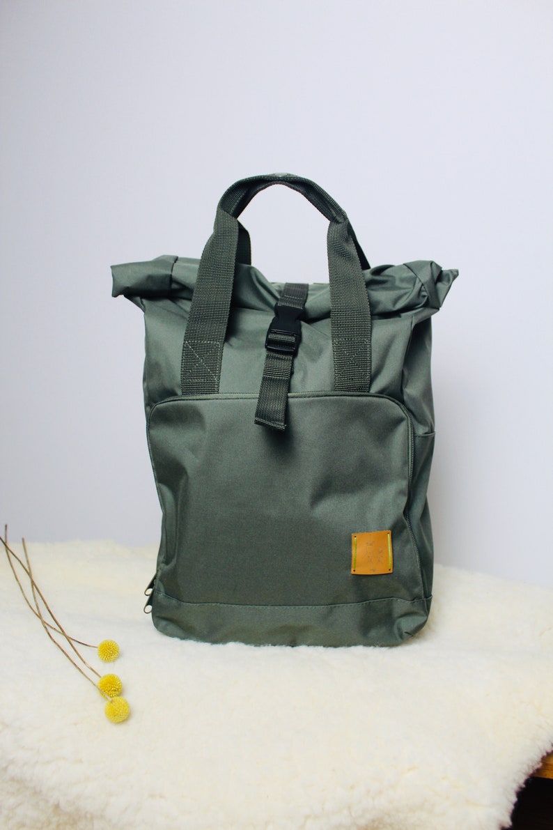 Rucksack följeslagare Olive grün Geschenk Weihnachten Backpacker Tasche unisex Wickel Wickelrucksack Daypack Rolltop Bild 2