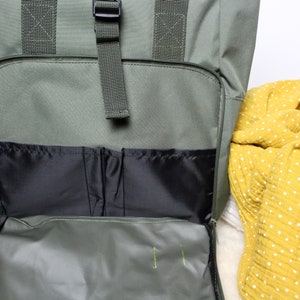 Rucksack följeslagare Olive grün Geschenk Weihnachten Backpacker Tasche unisex Wickel Wickelrucksack Daypack Rolltop Bild 8