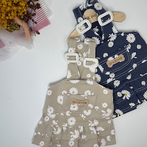 Salopette-jupe en denim à fleurs, S-XL, Robe pour chien, Jupe pour chien, Haut pour chien, Vêtements pour chien, Mode pour chien, Vêtements pour chien