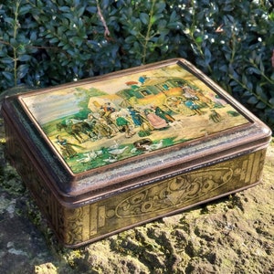 Old large metal box / Theme: travel, carriage, departure / Collection of old boxes / Origin France / Vintage decoration